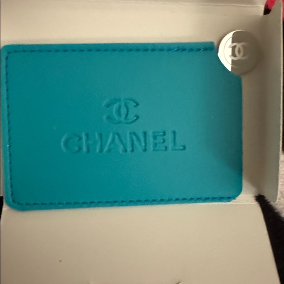 NIB CHANEL Turquoise Card Holder & Mirror with Logo - Picture 3 of 6